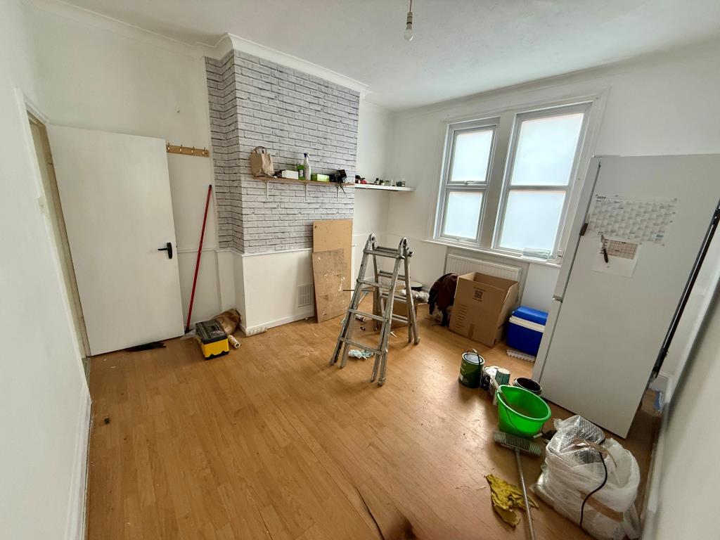 Lot: 1 - DETACHED FREEHOLD BLOCK OF FLATS - Ground floor dining room